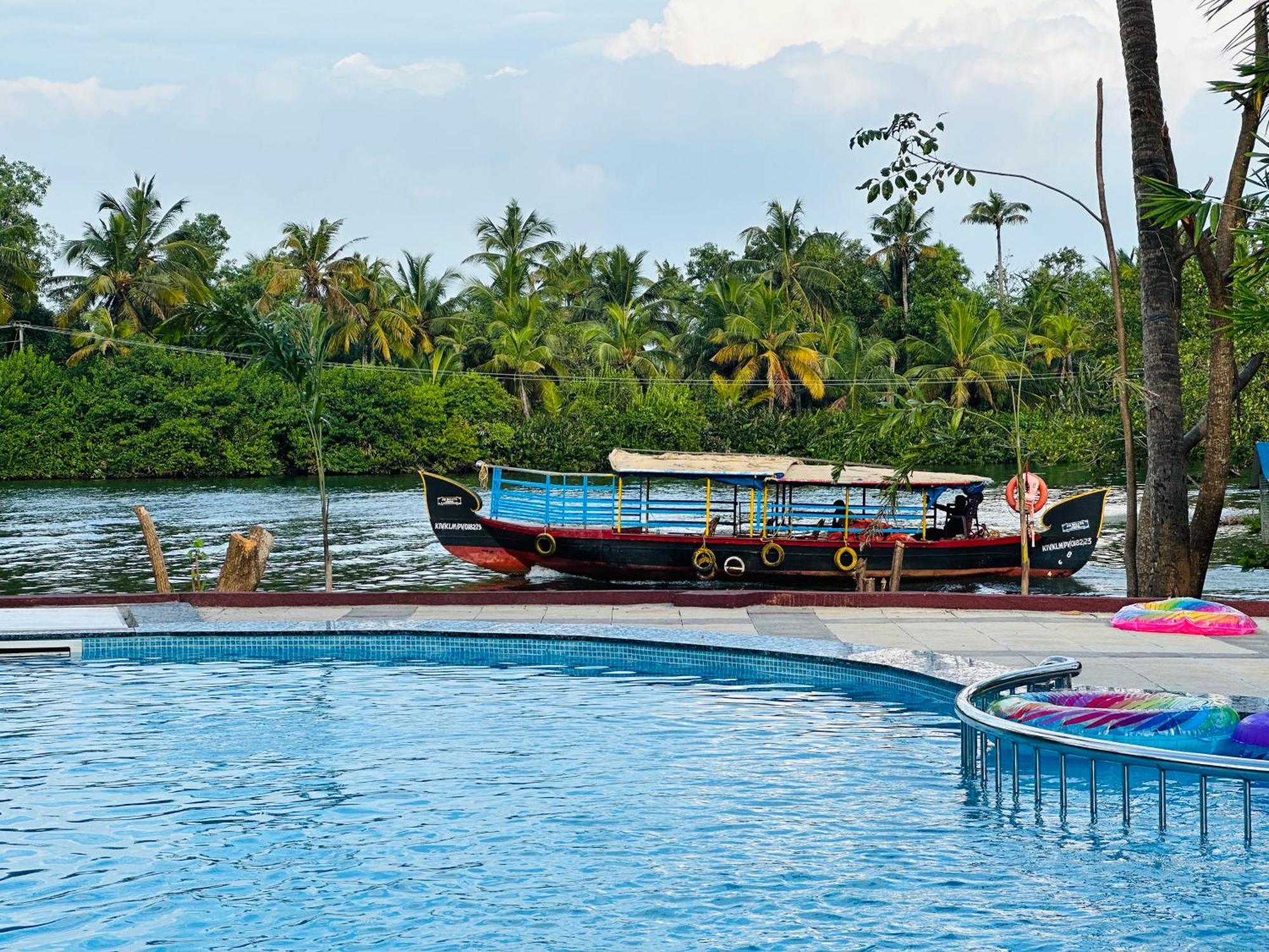 Lake N River Resort Munroe Island Mundrothuruth Exterior foto